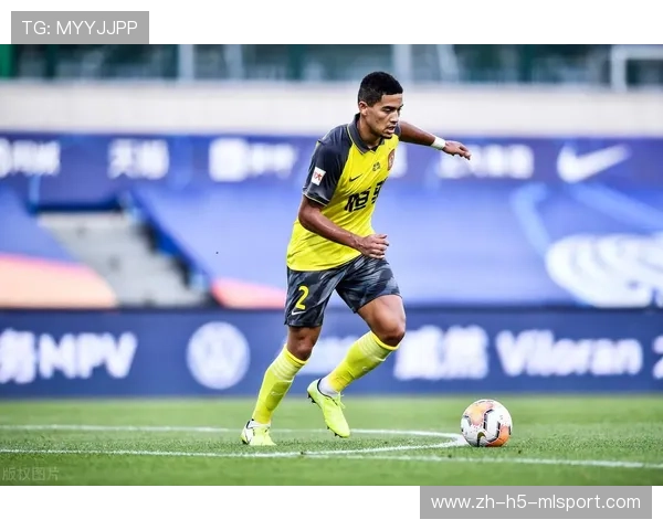 沃克回追拦截对手反击：一秒逆转的英雄时刻